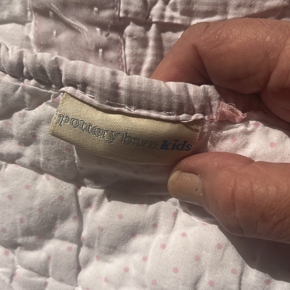 Pink and White Ruffled Quilt - Picture 5 of 7